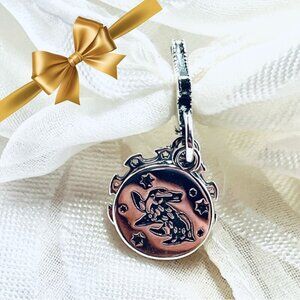 🦡✨ NWOT Hufflepuff Charm – Harry Potter Magic ⚡